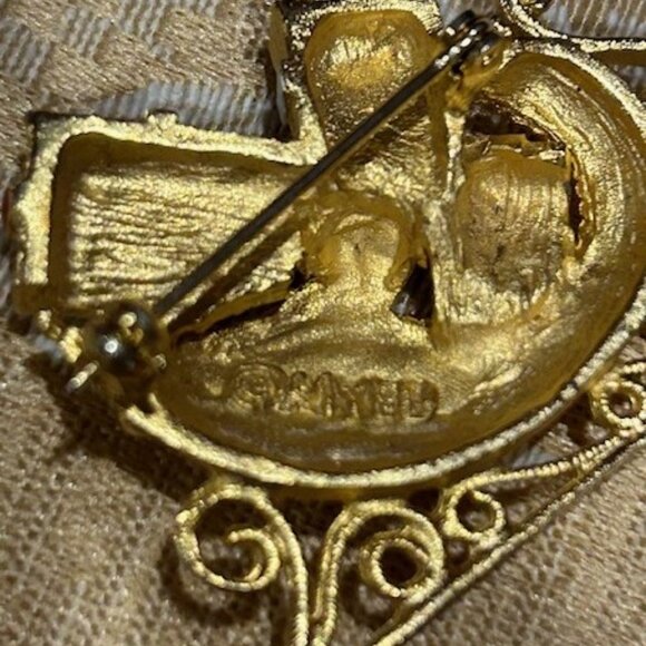 HOLIDAY🎄🎄MYLU Gold Christmas Santa’s Sleigh BROOCH - Picture 7 of 7